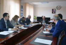 Развивать производственный сектор