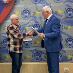 Хвалу и клевету приемли равнодушно