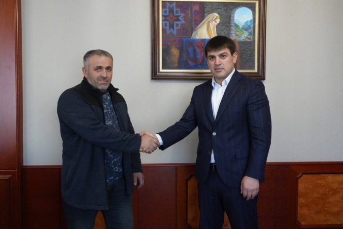 d6561795-0547-489b-83a4-f5d4d4887f0a