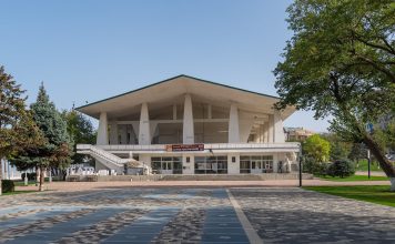 90 лет на сцене