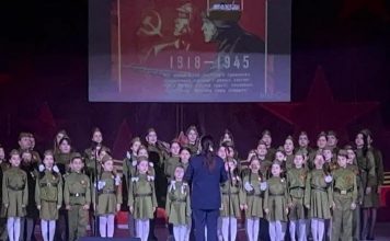 Любить и слушать музыку